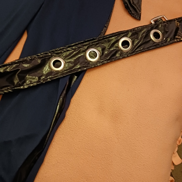 FEMALE..HOLLOWEEN POLICE 5-PIECE JUMPSUIT..COSTUME WITH/ ACCESSORIES ..SZ.MED.. - Picture 3 of 9